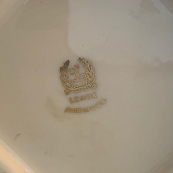 VINTAGE•Lenox jar with 24k gold trim lid - Picture 5 of 6